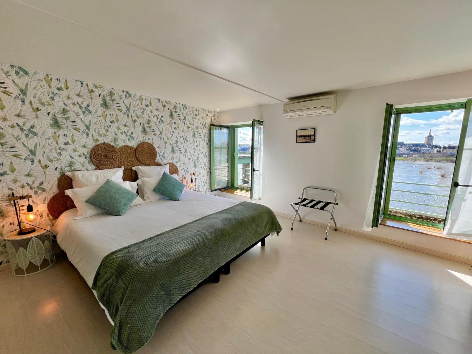 La Vue Loire Maison Saint-Denis-de l'Hotel Экстерьер фото